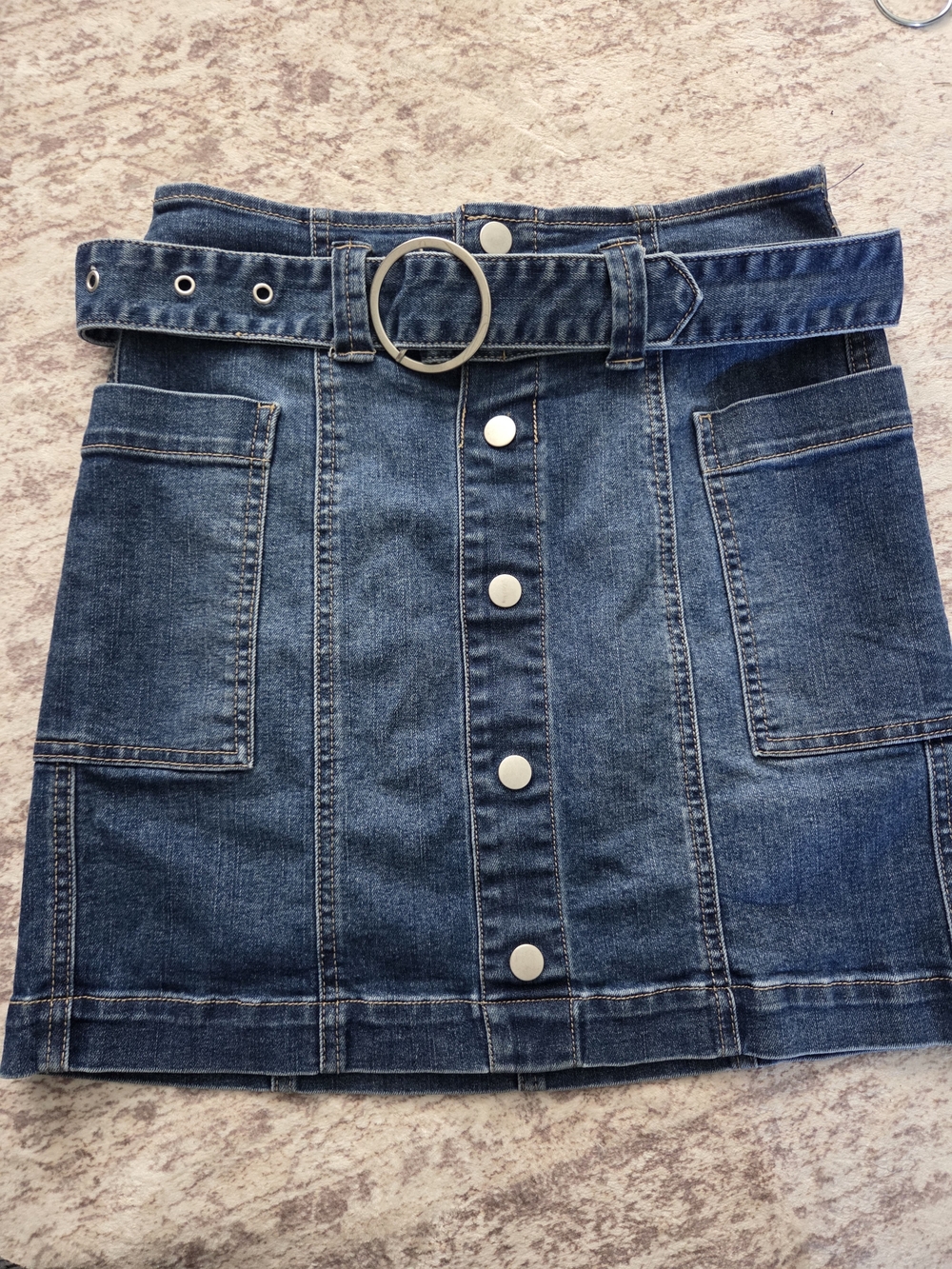 Tinseltown Dark Blue Denim Button-Front Mini Skirt with Ring Belt - Picture 3 of 9